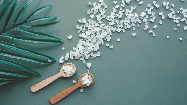 İngiliz tuzu faydaları nelerdir, zayıflatır mı? İngiliz tuzu ne işe yarar, nasıl kullanılır?