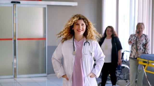 Hayatımın Neşesi'nin yıldızı Şebnem Bozoklu kimdir, nereli, kaç yaşında? Şebnem Bozuklu eşi Kanat Atkaya ile ne zaman evlendi? İşte dizileri