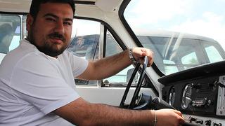 Aracına binmeye kıyamıyor, gelen teklifleri hiç düşünmeden reddediyor! “Trafikte el sallıyorlar”