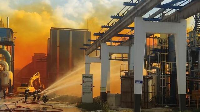 Kütahya'da azot fabrikasında nitrik asit sızıntısı! Çok sayıda ekip sevk edildi! Valilik açıklama yaptı