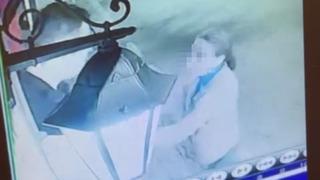 Sezen Aksu'nun yalısına zorla girmeye çalıştı! Takıntılı hayran sınır dışı edildi