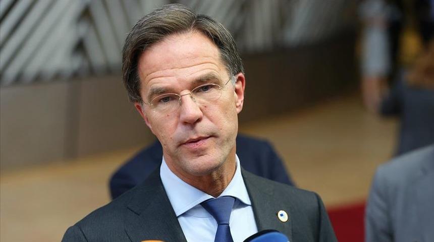 Son dakika: Hollanda Başbakanı Mark Rutte koalisyon hükümetinin istifa ettiğini açıkladı