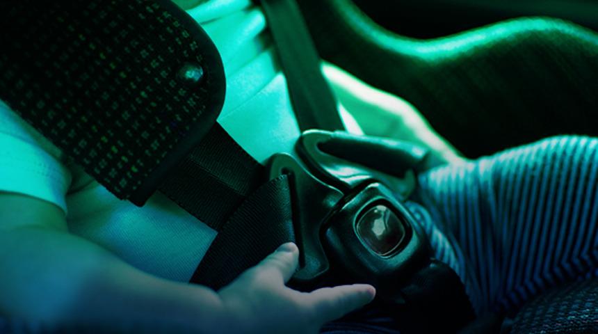 Annesi “Unuttum” diyerek kendisini savundu! 3 yaşındaki çocuk 6 saat boyunca kilitli arabada mahsur kaldı