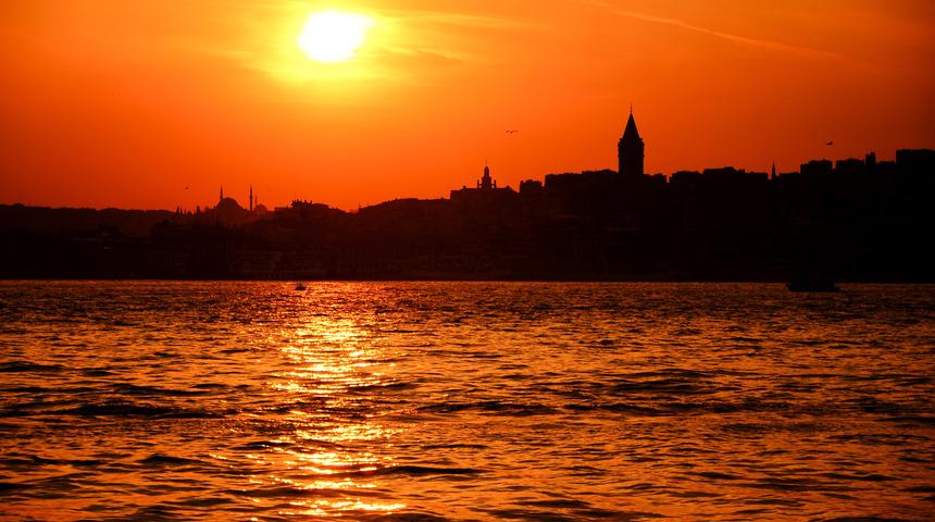 Afrika yolda, 45-50 dereceler konuşuluyor:  "100 bin yılın en yüksek sıcaklığı..." İstanbul için korkutan harita yayımlandı...