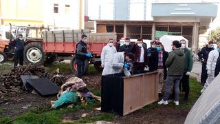 17 gün boyunca ağlayarak birlikte aramışlar! Her detayı korkunç... Ahşaptan sandıktan vahşet çıktı 'Telefonundan gelen mesajda...'