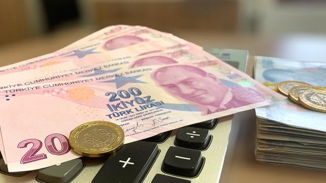 SGK'dan SSK ve Bağ-Kur emeklisi için açıklama: Kimi 20 TL kimi 2500 TL alacak! Emekli zam farkı ödemesi Çarşamba günü başlıyor