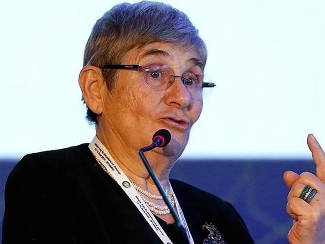 Zor g&uuml;nler ge&ccedil;iriyor! Dişleri d&ouml;k&uuml;ld&uuml;, kilo verdi