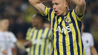 Fenerbahçe'de bir ayrılık daha! Sarı-lacivertli kulüp Szalai'yi müthiş paraya satıyor...