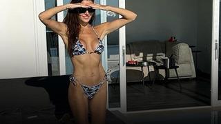 Sevgilisi Hakan Sabancı ile Yunan adasına gitti! Hande Erçel bikinili tarzıyla nefes kesti