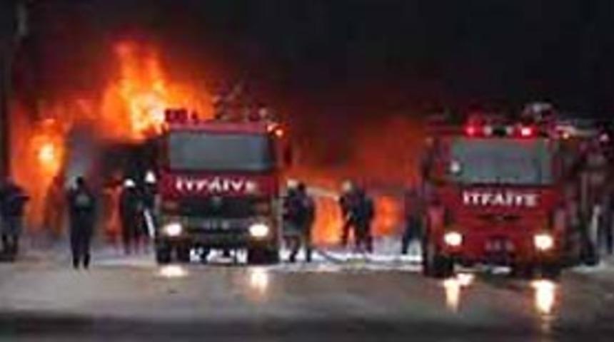 İneg&ouml;l'de fabrika yangını