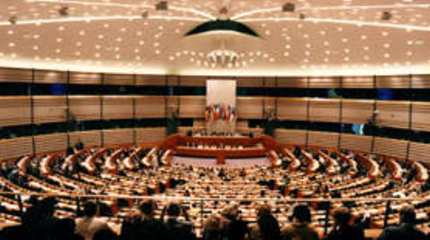 AP'den ABD'ye sans&uuml;r eleştirisi