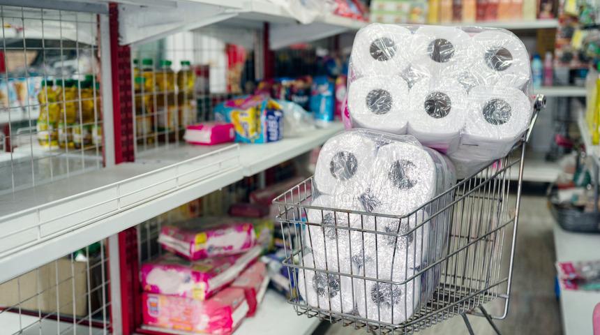 Hijyen ürünlerinde vergi arttı, vatandaşlar marketlere akın etti! "Fiyatlar yarın ne olur bilemeyiz"