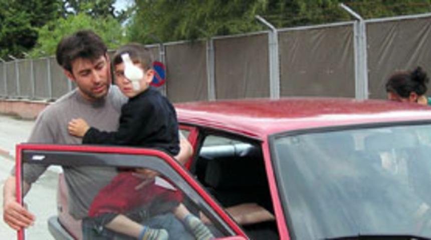 Bı&ccedil;akla oyun hastanelik etti