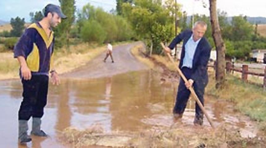 Artvin'de heyelan: 1 &ouml;l&uuml;, 1 yaralı