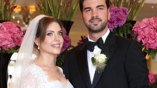 Eda Ece annesi ve ablalarıyla poz verdi, sosyal medyada dikkat çekti! Güzellik genetik