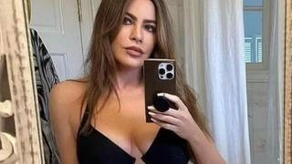 Sofia Vergara mayosunu giyip poz verdi! Bu nasıl 50 yaş?