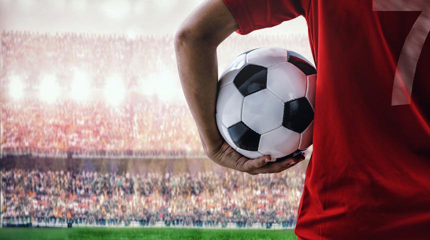 Dünyaca ünlü futbol yıldızlarını fotoğraflarından tanıyabilir misin?