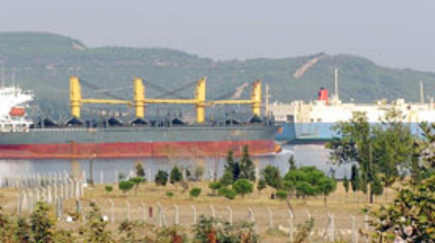 &Ccedil;anakkale'de deniz ulaşımına lodos engeli