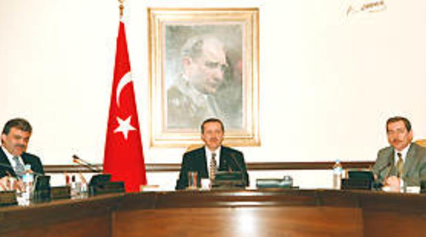 Kabinede s&uuml;rpriz revizyon