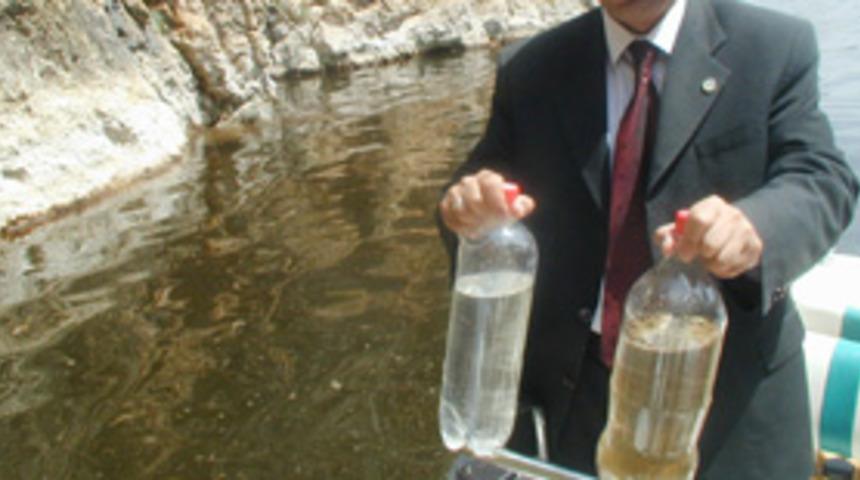 Atat&uuml;rk Baraj G&ouml;l&uuml; temizleniyor