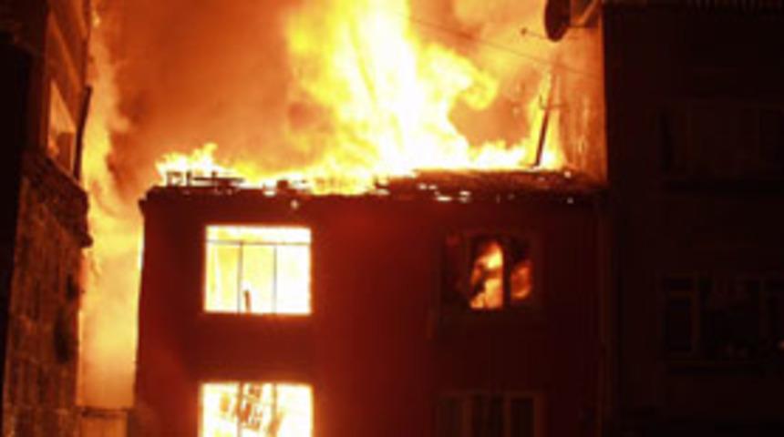 Beşiktaş'ta yangın paniği