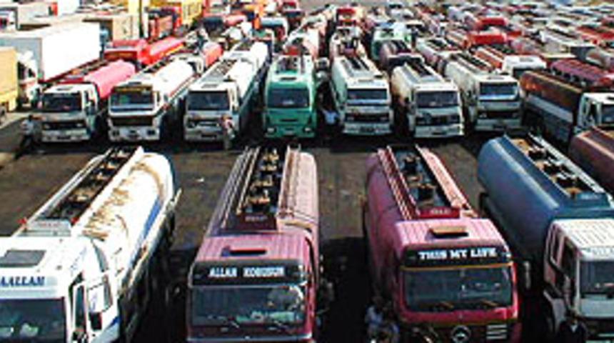 Tartıştığı kişiyi aracıyla ezerek &ouml;ld&uuml;rd&uuml;