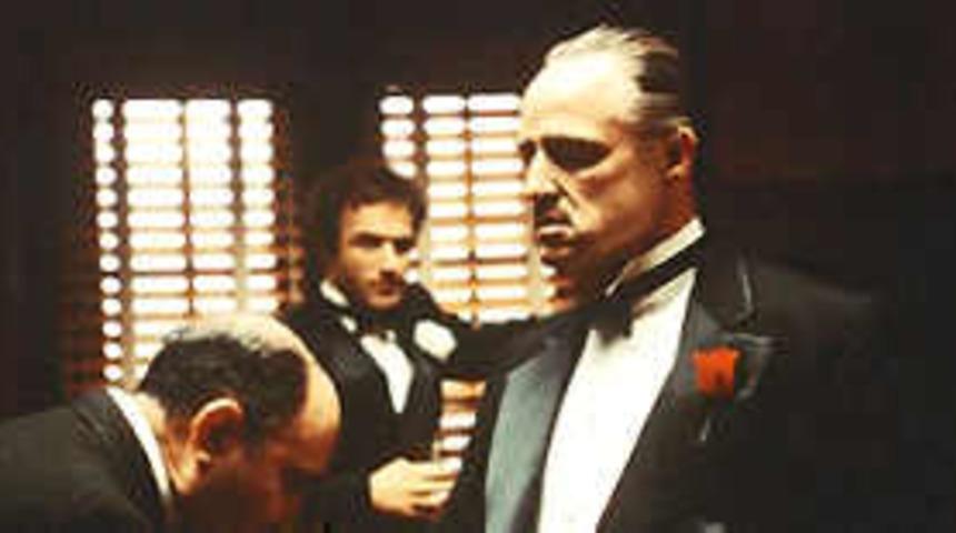 Marlon Brando'nun eşyaları yok sattı