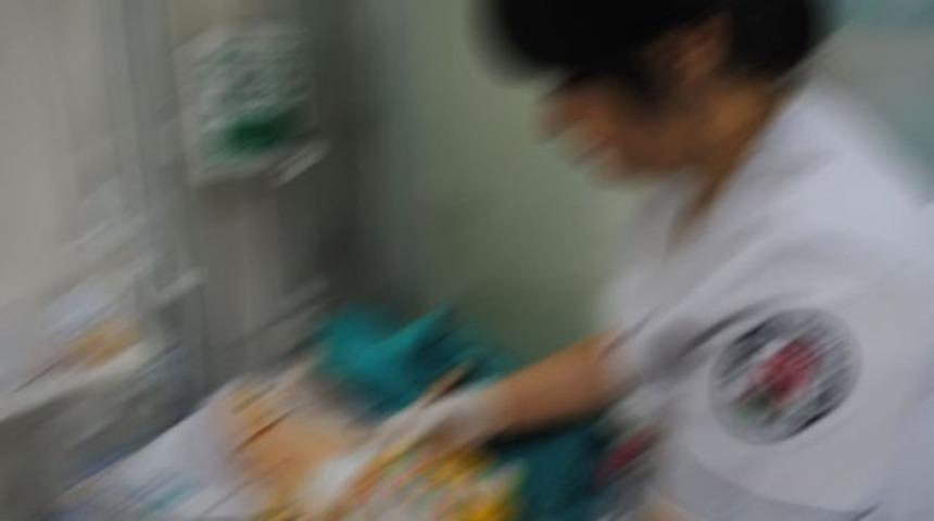 Balıkesir'de hastanede skandal! Ebe g&ouml;revinden uzaklaştırıldı