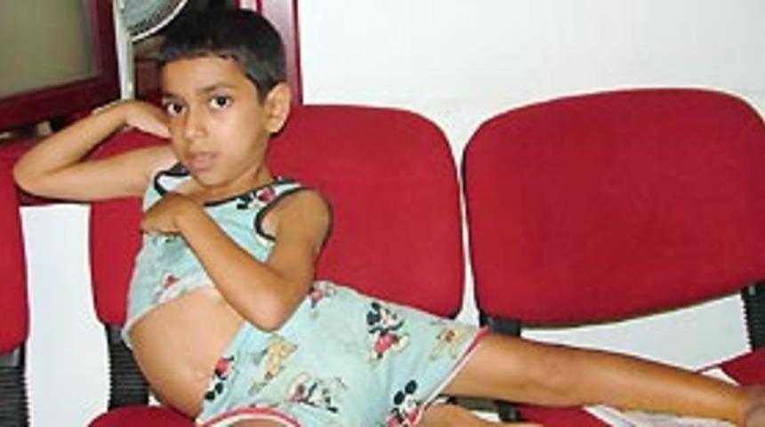 Kanser hastası k&uuml;&ccedil;&uuml;k Elif'in dramı