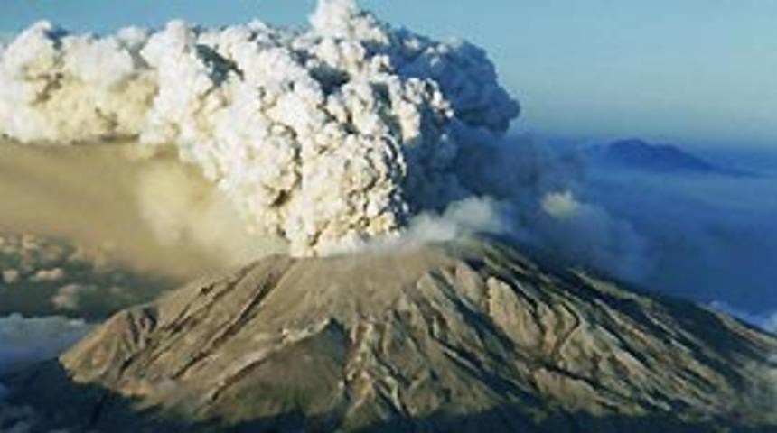 Japonya'da yanardağ faaliyete ge&ccedil;ti