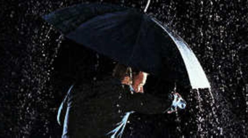 561 eve ve işyerini su bastı