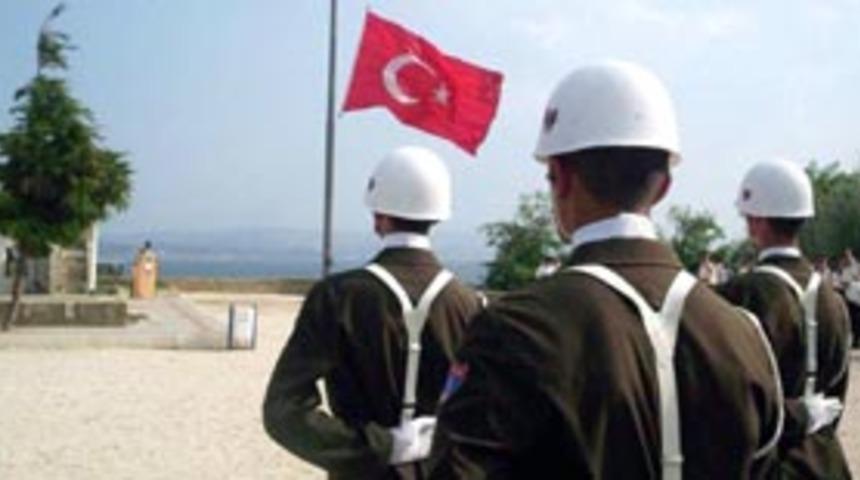 Gelibolu'da dev T&uuml;rk bayrağı