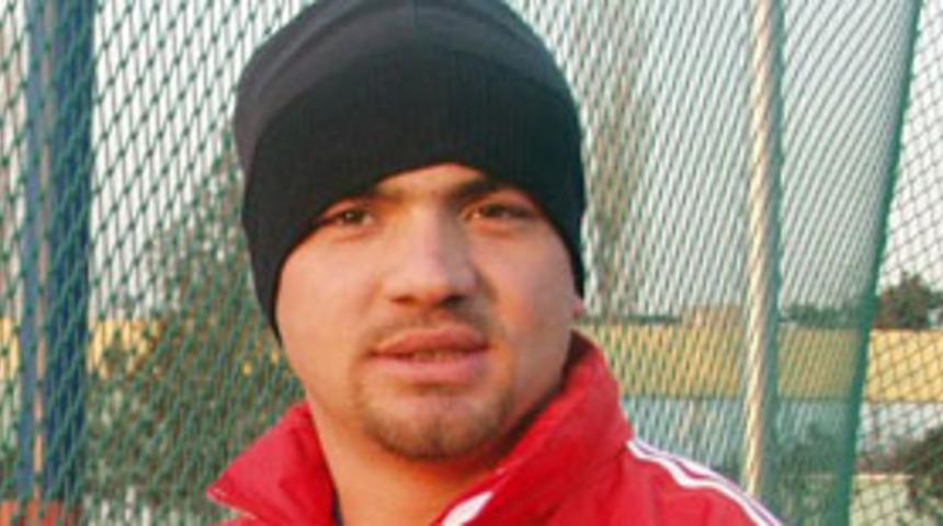 Şampiyonada Apak şoku