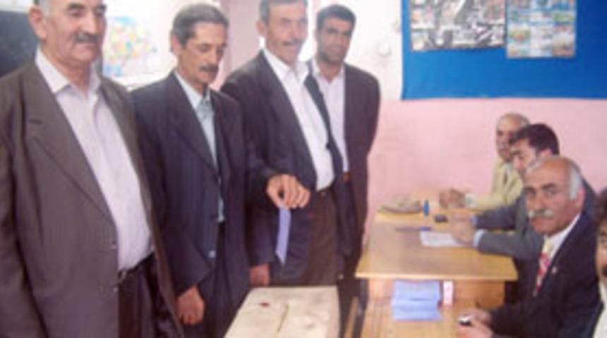 Y&uuml;ksekova'da muhtarlık se&ccedil;imi