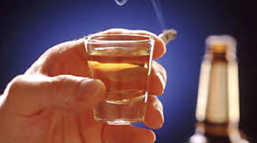 K&uuml;f&uuml;r y&uuml;z&uuml;nden ağabeyini &ouml;ld&uuml;rd&uuml;