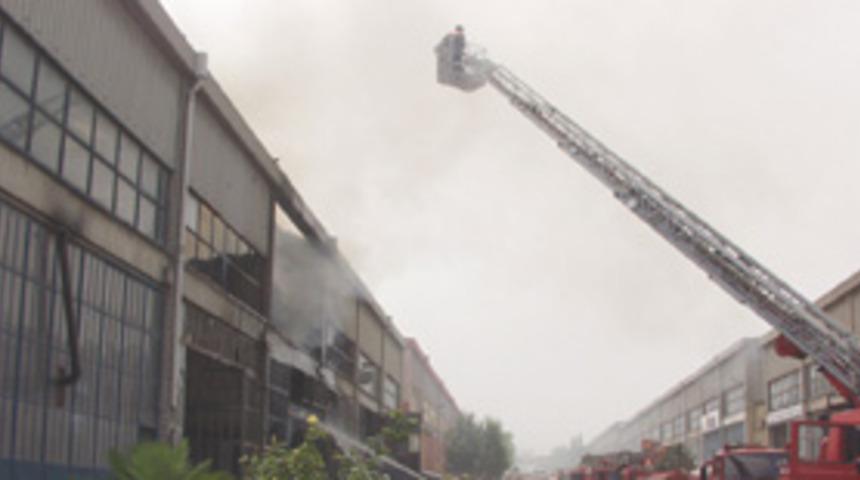 Van'da kundura fabrikası'nın yangın