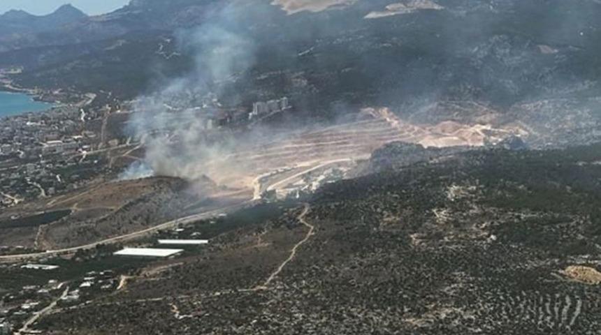 Mersin Silifke'deki makilik alanda orman yangını! 