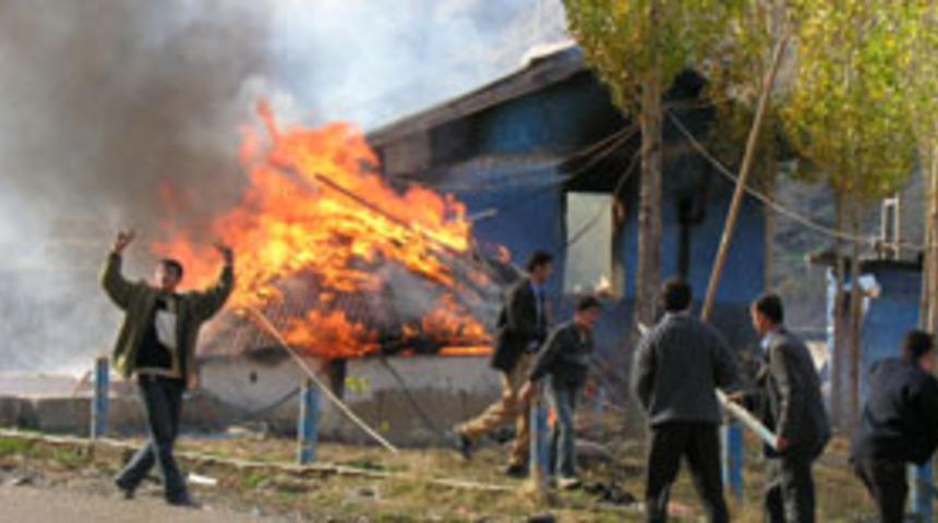 Başbakan:Şemdinli olayları aydınlatılsın
