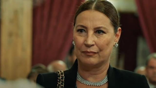 Aldatmak'ın Güzide'si Vahide Perçin'in kızı da oyuncu çıktı! Güzelliğiyle büyüledi