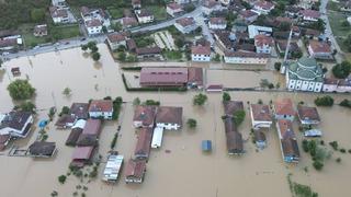 Düzce'de Efteni Gölü taştı! İçmeler köyü sular altında kaldı