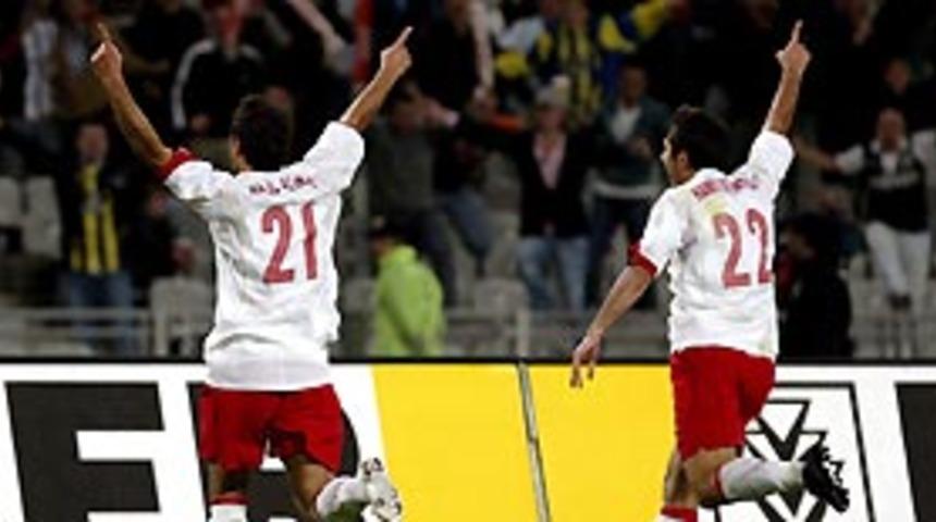 Alman basınından Milli Takım'a &ouml;vg&uuml;