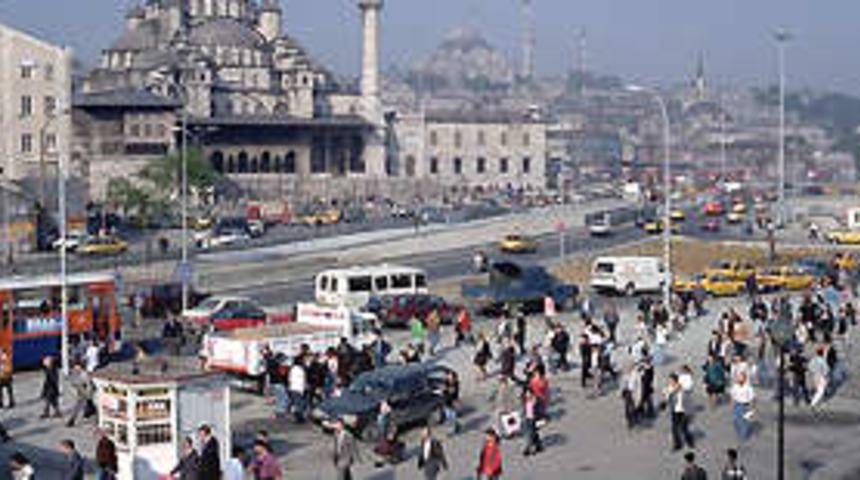 İstanbul ve Antalya g&ouml;zde