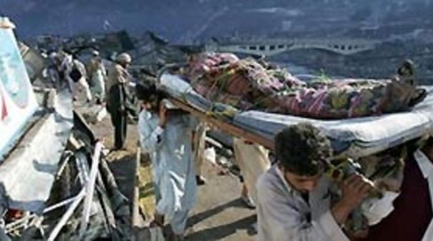 "Pakistan'da &ouml;l&uuml; sayısı 30 bine yakın"