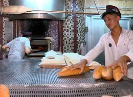 Fiyatı ilçe ilçe değişiyor, esnaf 'Zam gelsin' diyor: İstanbul'da cezalara aldırmayan fırıncılardan 'ekmek' çıkışı! 'En az 10 TL olmalı'