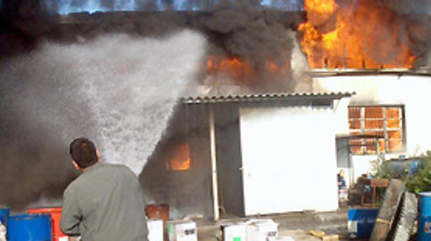 Tekstil fabrikasında yangın