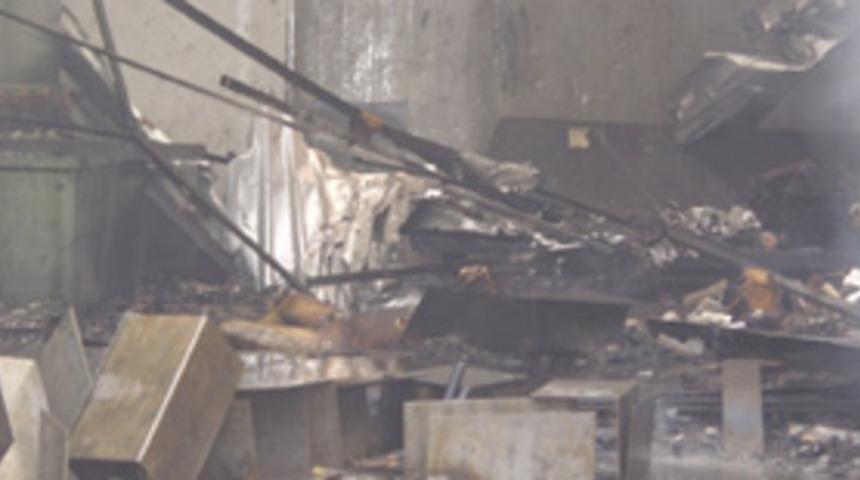 &Uuml;mraniye'de yangın