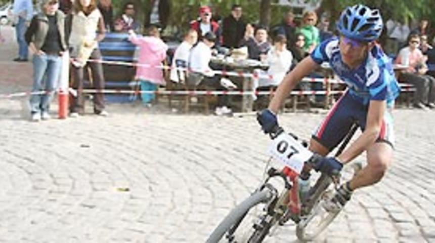 Bozcaada Dağ Bisikleti Festivali yapıldı