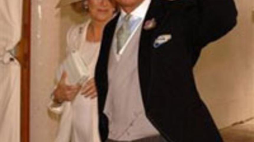 Prens Charles evlendi