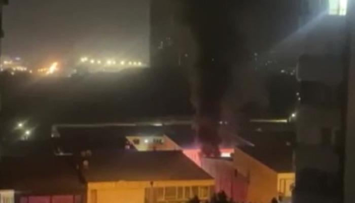 İstanbul Esenyurt’ta plastik üretim tesisi alev alev yandı