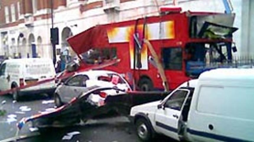 ''İngiltere'de 400 ter&ouml;r zanlısı geziyor''